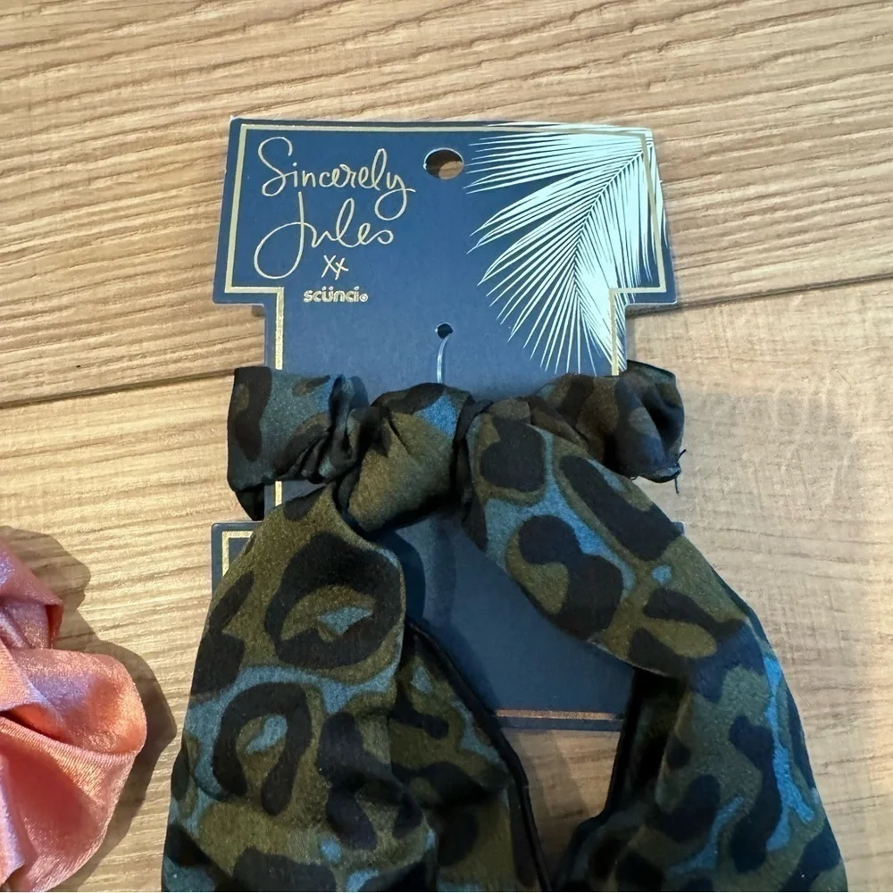 NWT Scunci Hair Accessories Scrunchie Bundle
